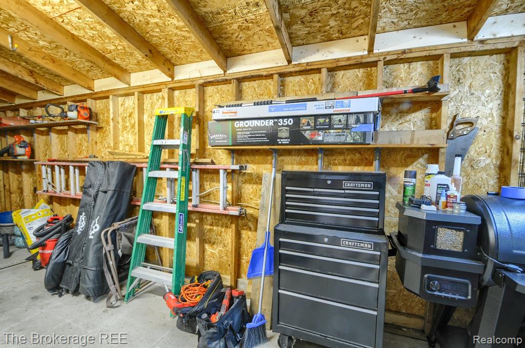 720 GARY RAY Drive, Davison, MI 48423 — Photo 42