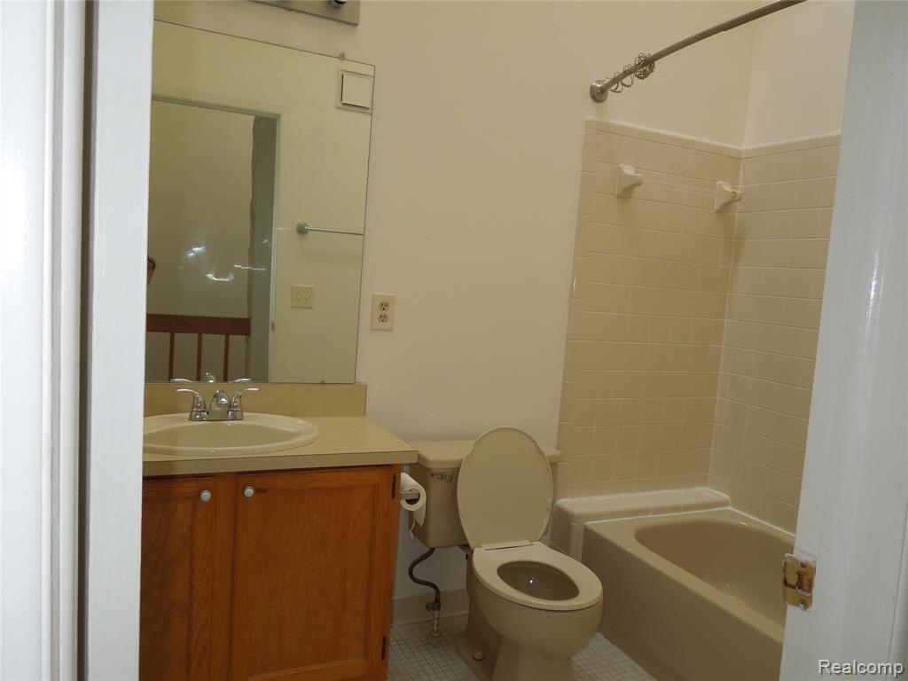 40052 Crosswinds, Novi, MI — Photo 9