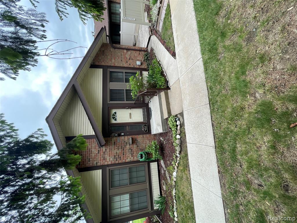 40524 Newport Drive, Plymouth, MI 48170 — front exterior