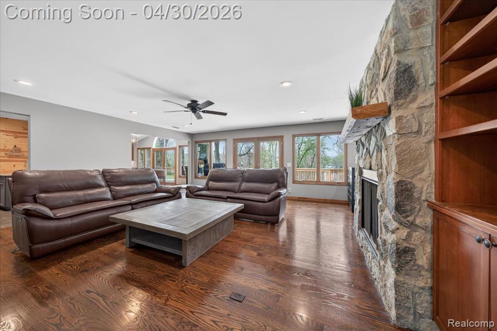 3945 N Vanstone Drive, Commerce Twp, MI 48382 — Photo 13