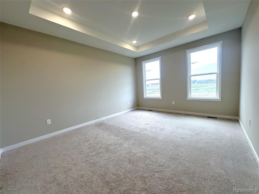 331 MCDOWELL DR, Howell, MI 48843 — Photo 9