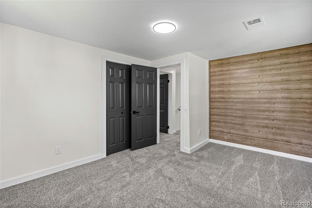 1460 W Silverbell Road, Lake Orion, MI — Photo 60