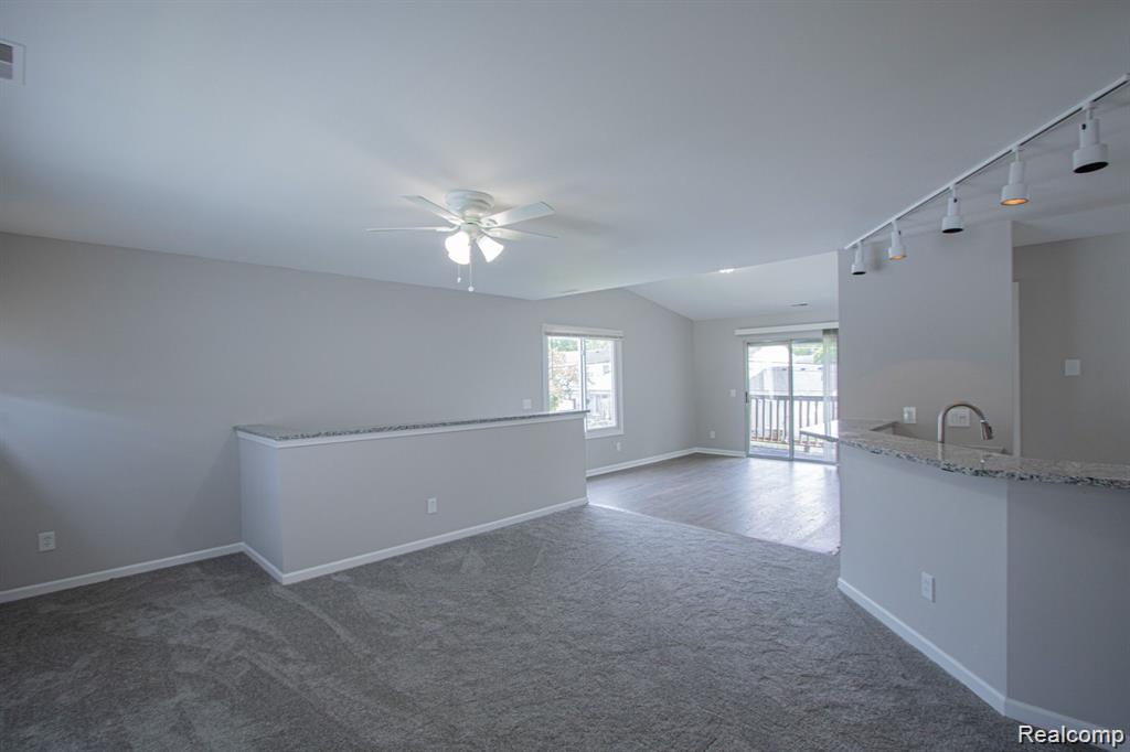 75 ROSEBUD Lane, Mount Clemens, MI 48043 — Photo 11
