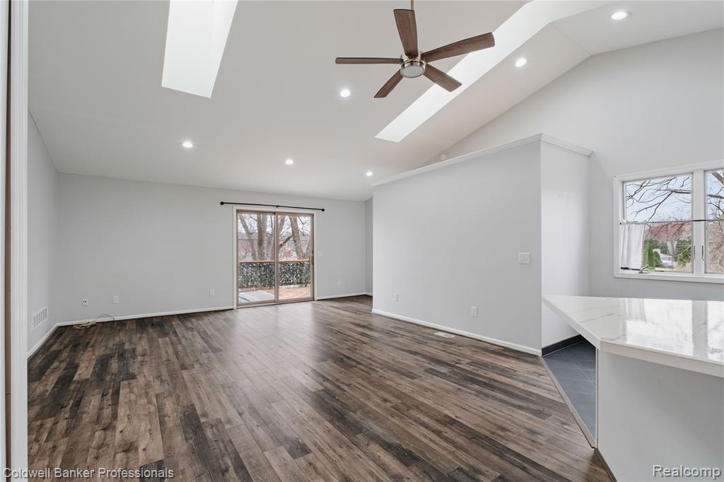 4015 Green Lake Road, West Bloomfield, MI 48324 — Photo 5