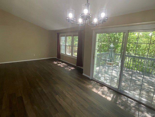 6871 TANGLE WOOD, Waterford, MI 48327 — Photo 2