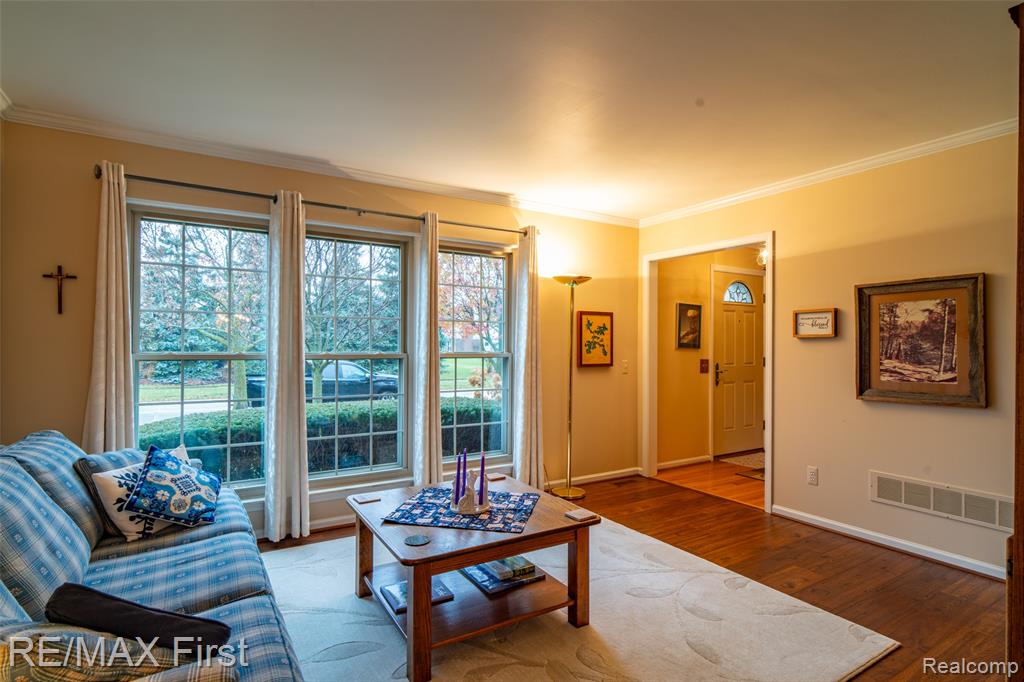 6676 Lambeth Way, Canton, MI 48187 — Photo 10
