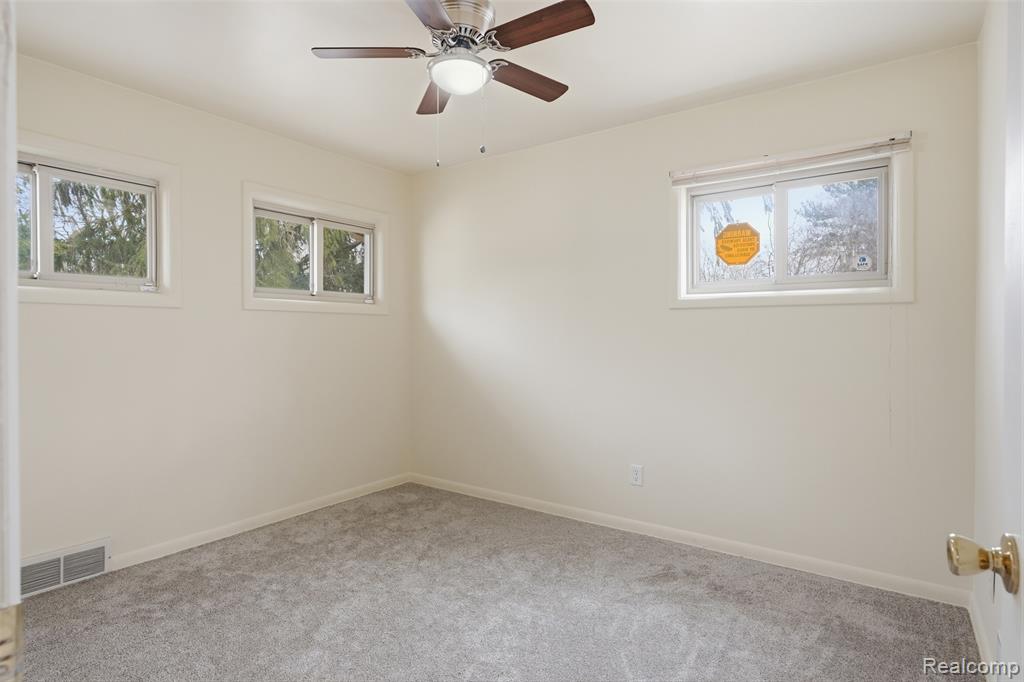 916 Buckingham Avenue, Flint, MI 48507 — Photo 11