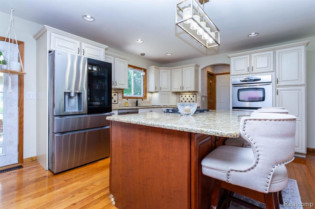 6345 Lanman Drive, Waterford, MI 48329 — Photo 10