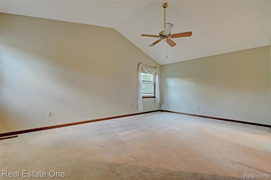 5370 Greenview Drive, Clarkston, MI 48348 — Photo 32