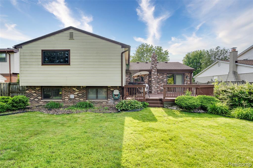 24705 Colonial Drive, Woodhaven, MI 48183 — Photo 8
