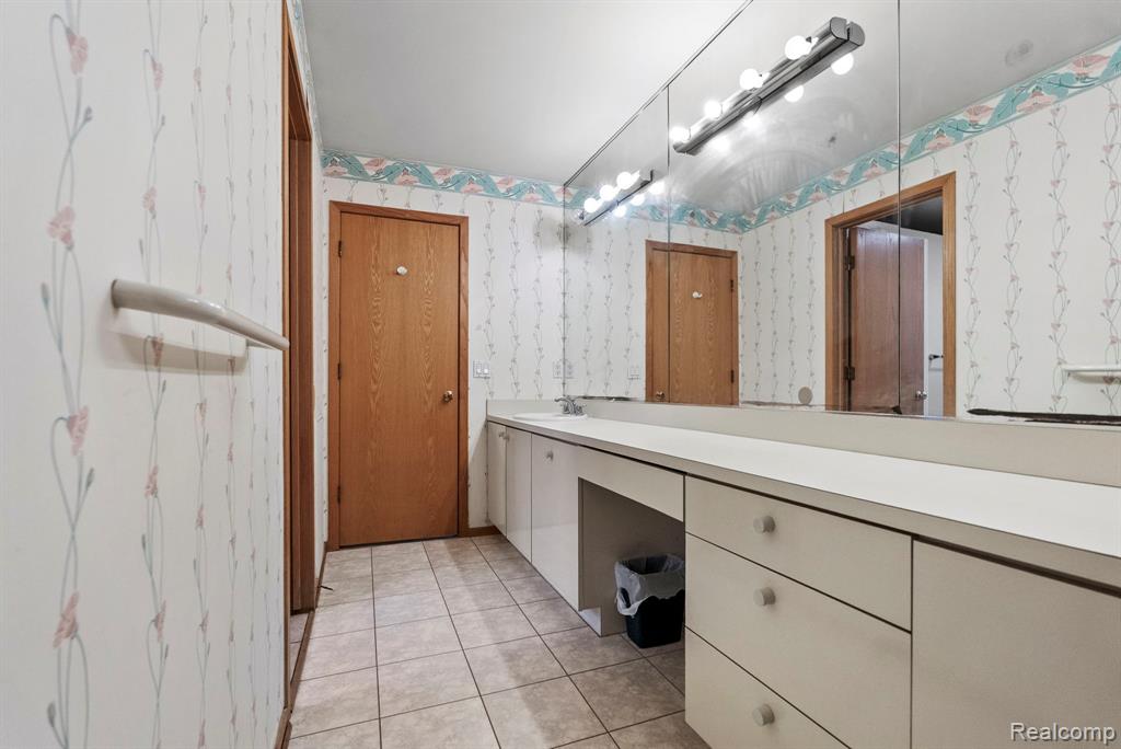5322 Pond Bluff Drive, West Bloomfield, MI 48323 — Photo 62