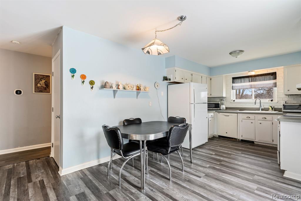 9101 ARLINGTON Drive, Ypsilanti, MI 48198 — Photo 11