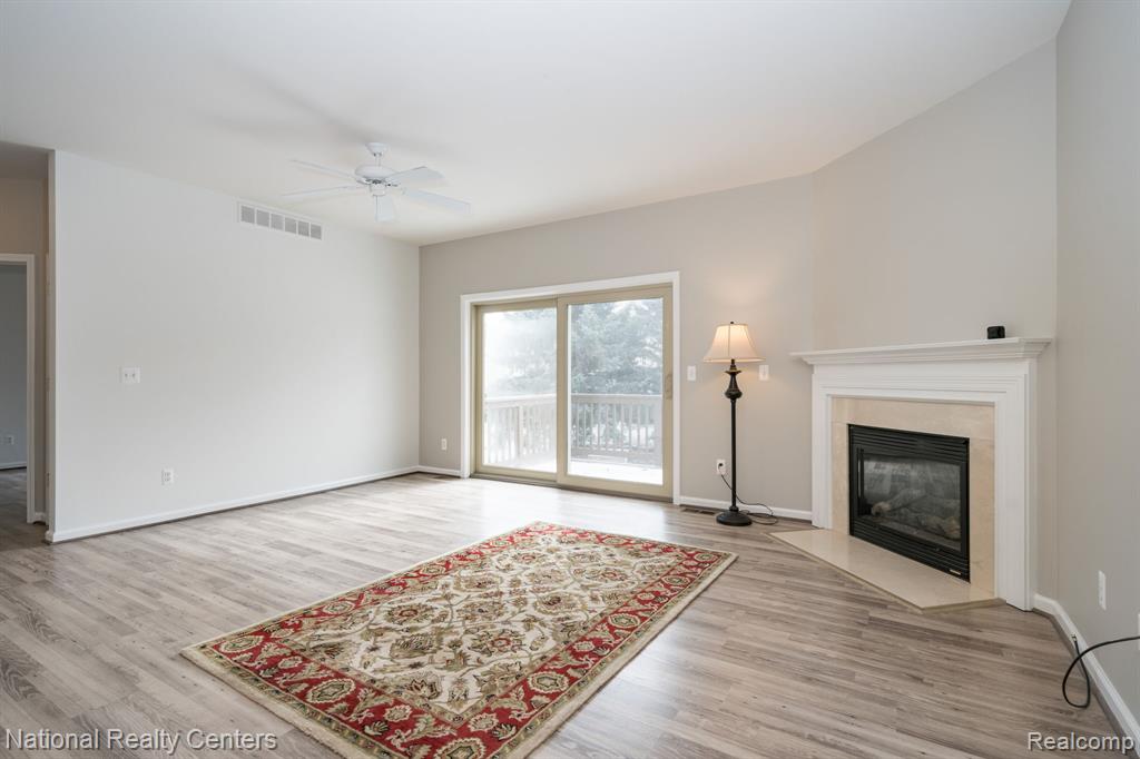 1291 Azalea Lane, 120, Waterford, MI 48327 — Photo 5