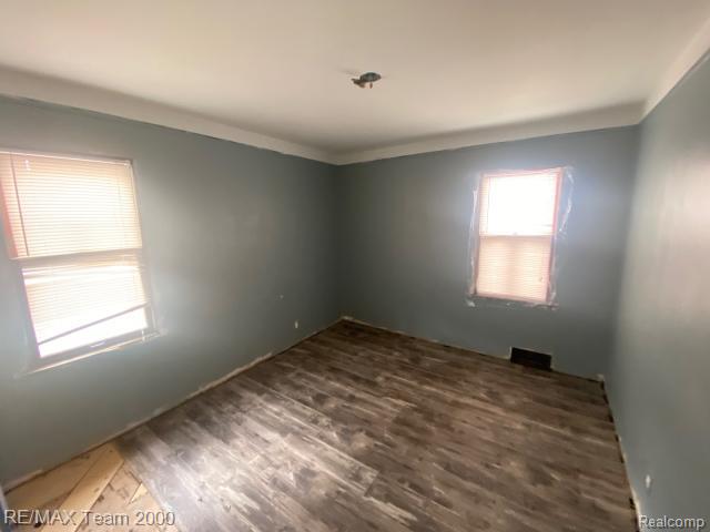 18904 Mallina Street, Grosse Pointe, MI 48236 — Photo 12