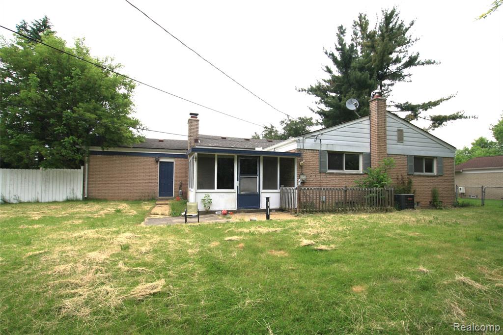 6325 Clarkston Road, Clarkston, MI — Photo 4