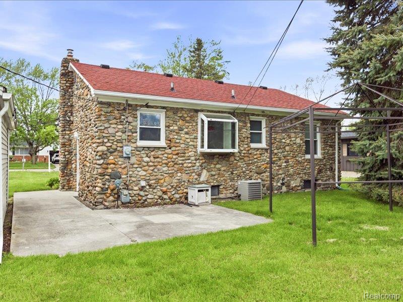 87 Connecticut Avenue, Marysville, MI 48040 — Photo 24