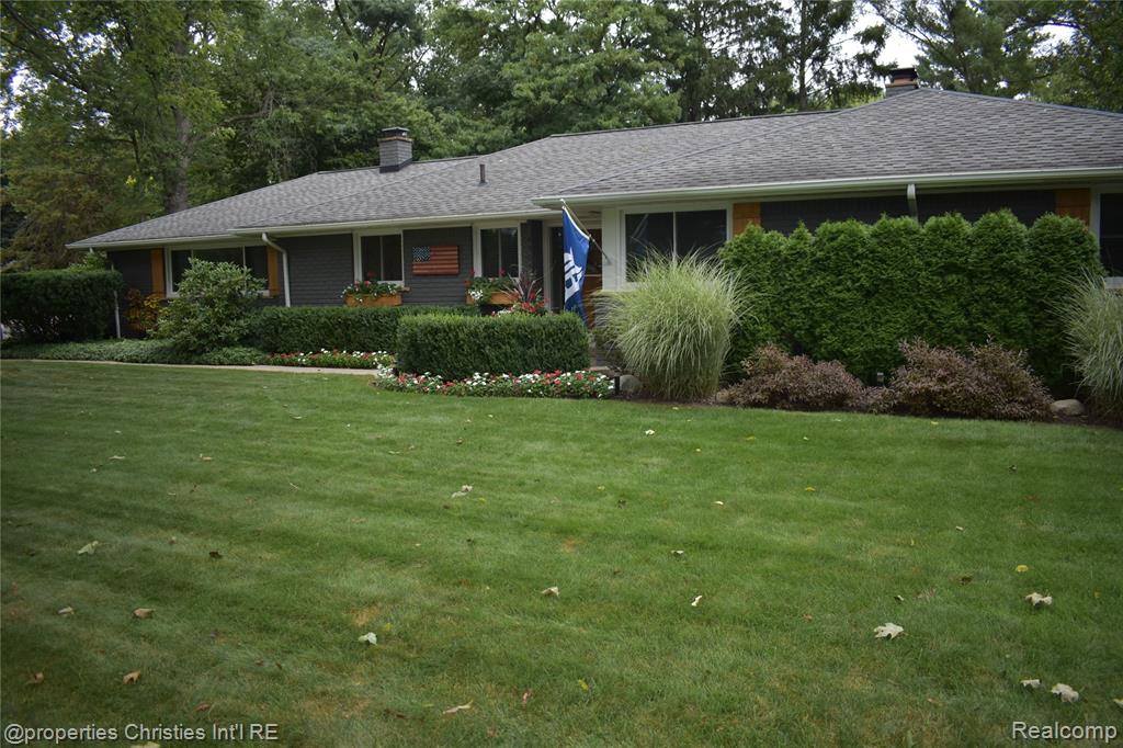 4305 Meadowlane Court, Bloomfield Hills, MI 48304 — Photo 31