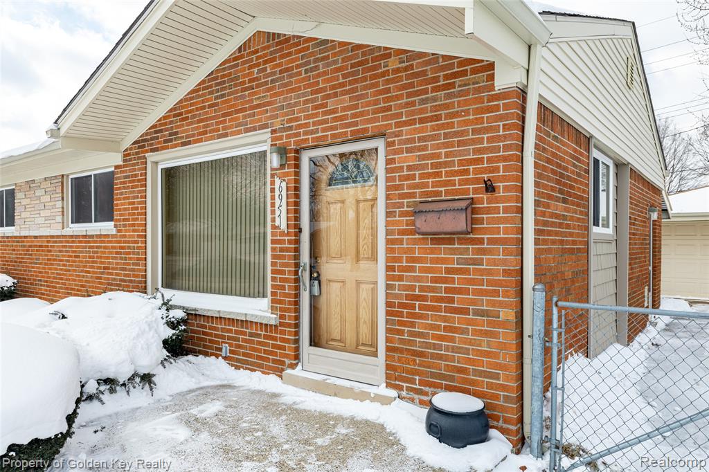 6951 Apache Trail, Westland, MI — Photo 2
