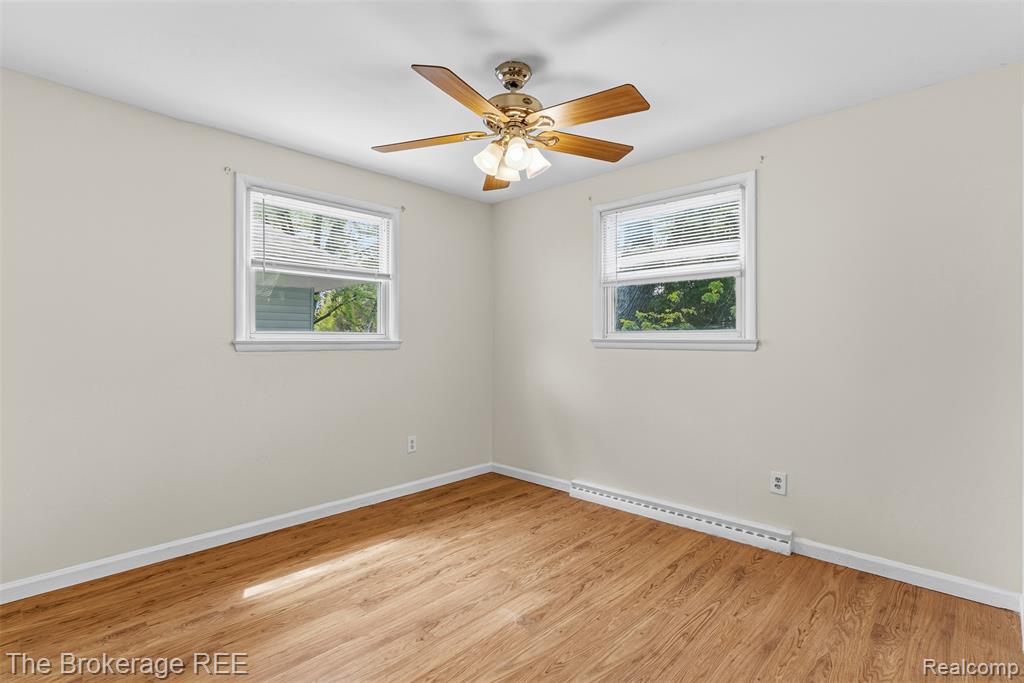 6430 Cloverton Drive, Waterford, MI 48329 — Photo 13