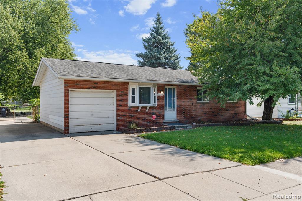 9381 Pardee Road, Taylor, MI 48180 — front exterior