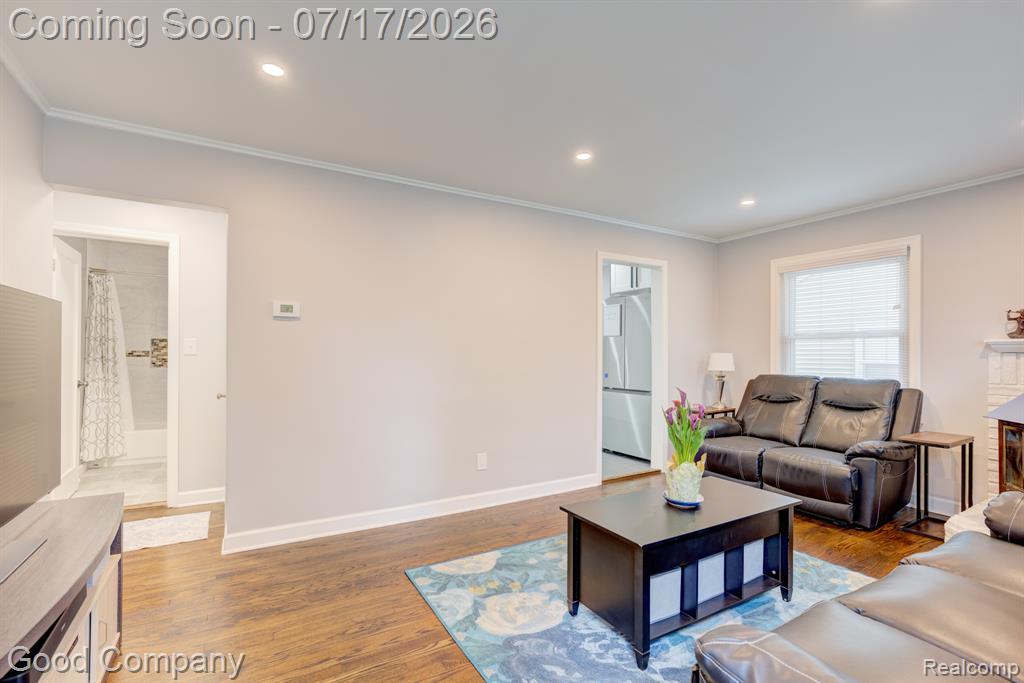 4102 Elmhurst Avenue, Royal Oak, MI 48073 — Photo 4