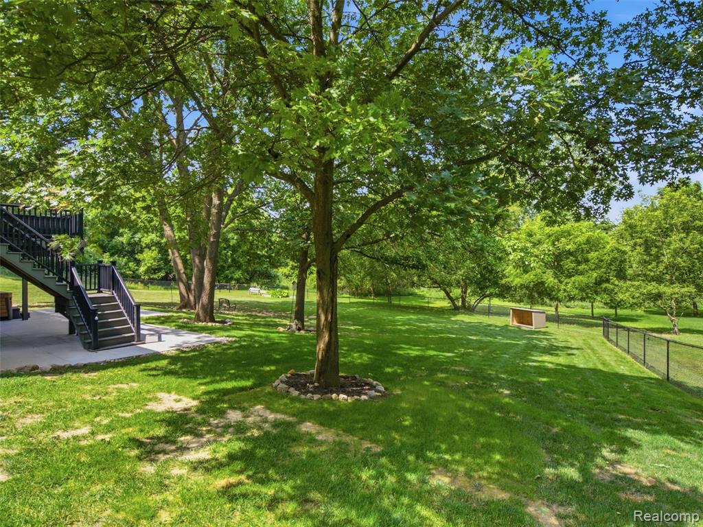 7055 Randall Drive, Fenton, MI 48430 — Photo 43