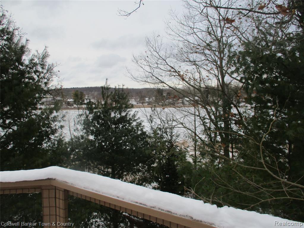 9102 Lake Crest Drive, Whitmore Lake, MI 48189 — Photo 47