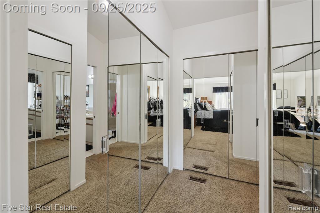 5611 Hillcrest Circle W, 50, West Bloomfield, MI — Photo 24