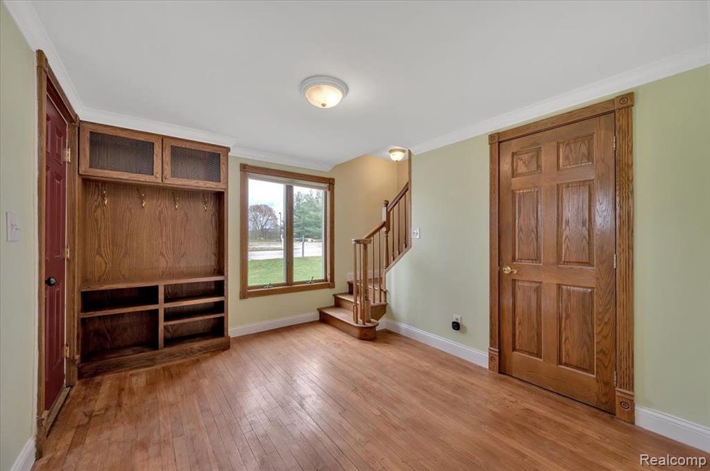 10352 HEGEL Road, Goodrich Vlg, MI — Photo 4
