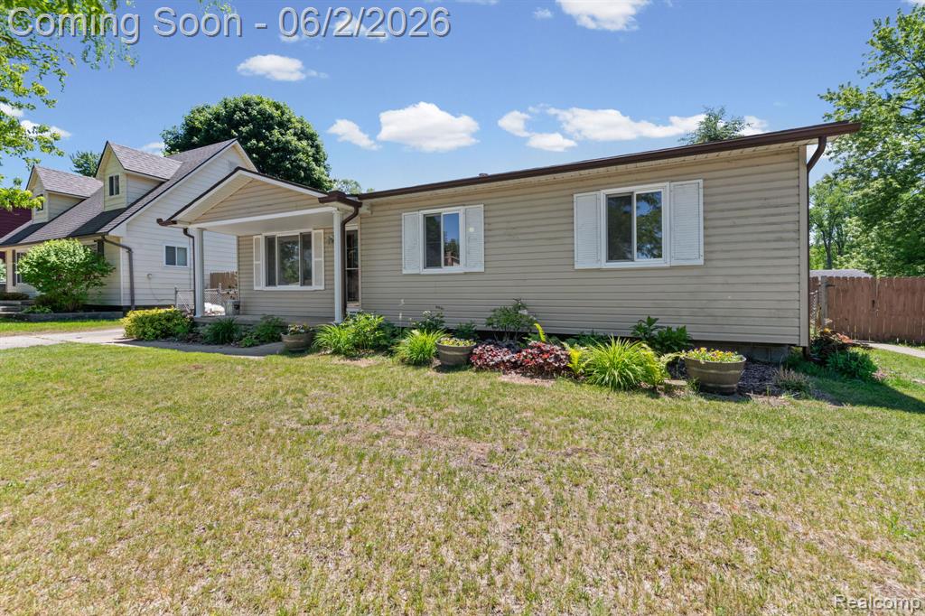 315 Airport Drive, Holly, MI 48442 — Photo 2