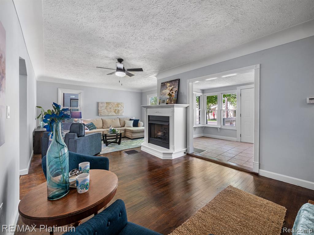 415 E SIBLEY Street, Howell, MI 48843 — Photo 4