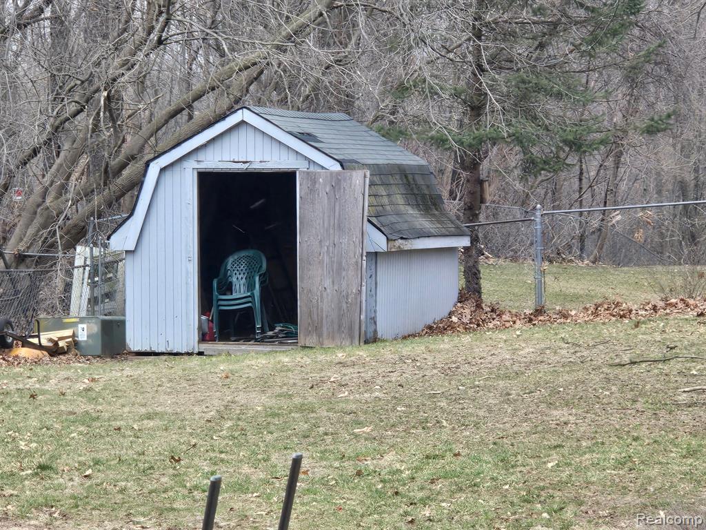 8970 GLASGOW Drive, White Lake, MI — Photo 17