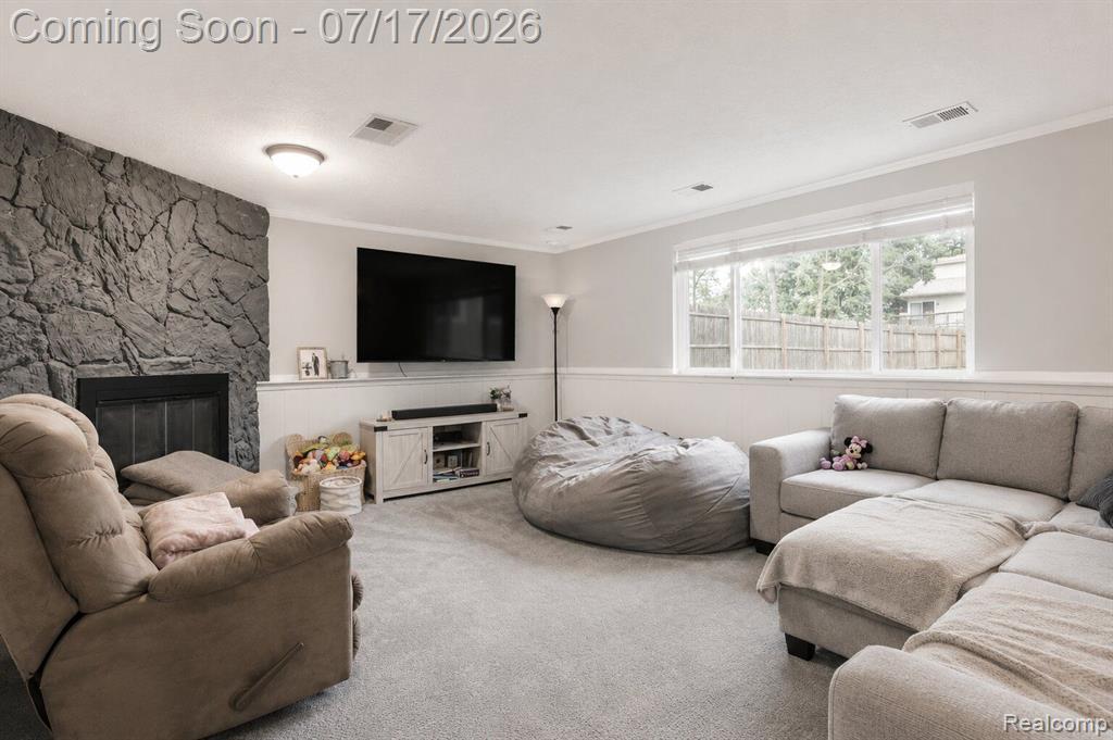 5535 Lake Vista Drive, Waterford, MI 48327 — Photo 16
