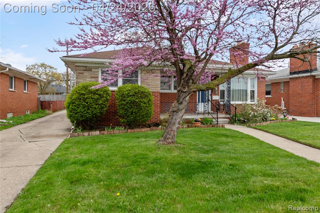 24861 Almond Avenue, Eastpointe, MI 48021 — Photo 4