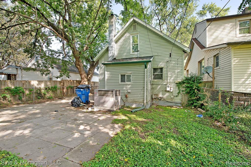 8436 CHAPP Avenue, Warren, MI 48089 — Photo 17
