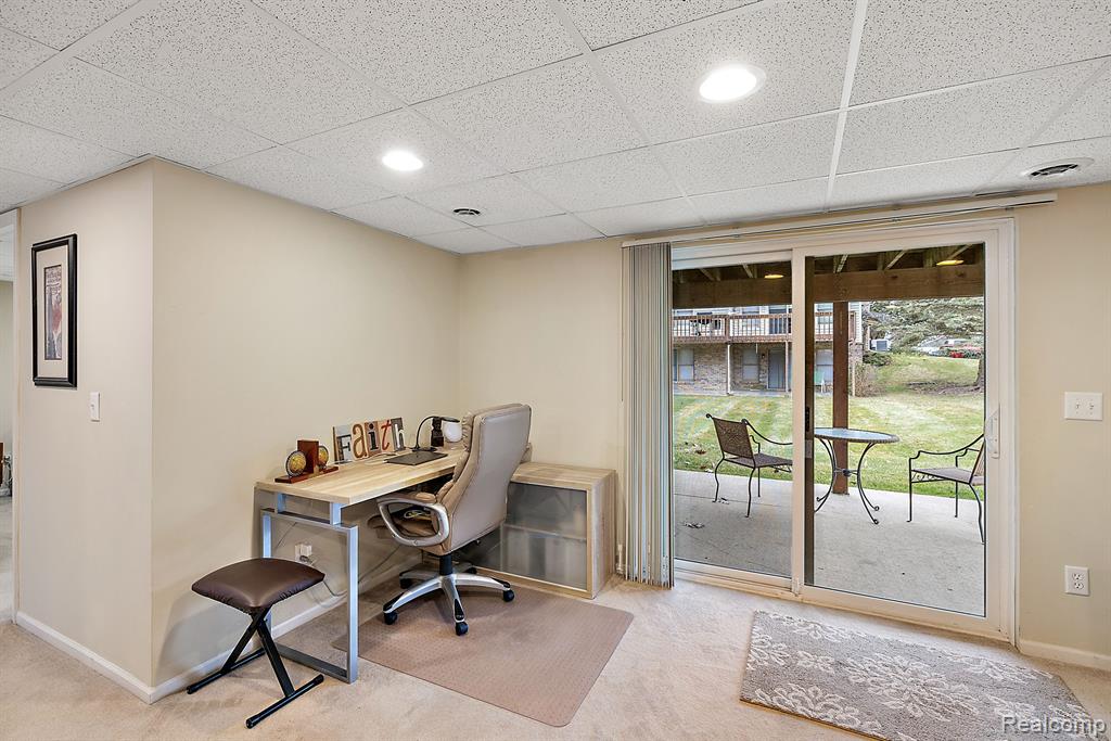 626 WOODSIDE Drive, 62, Milford, MI 48381 — Photo 38
