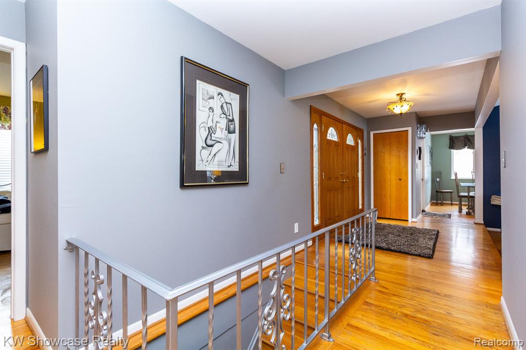 7339 ELLINGROVE Drive, White Lake, MI 48383 — Photo 18