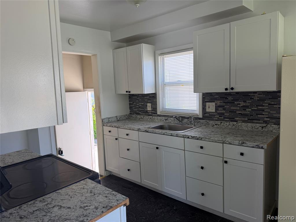 5698 Greenview Avenue, Detroit, MI 48228 — Photo 12