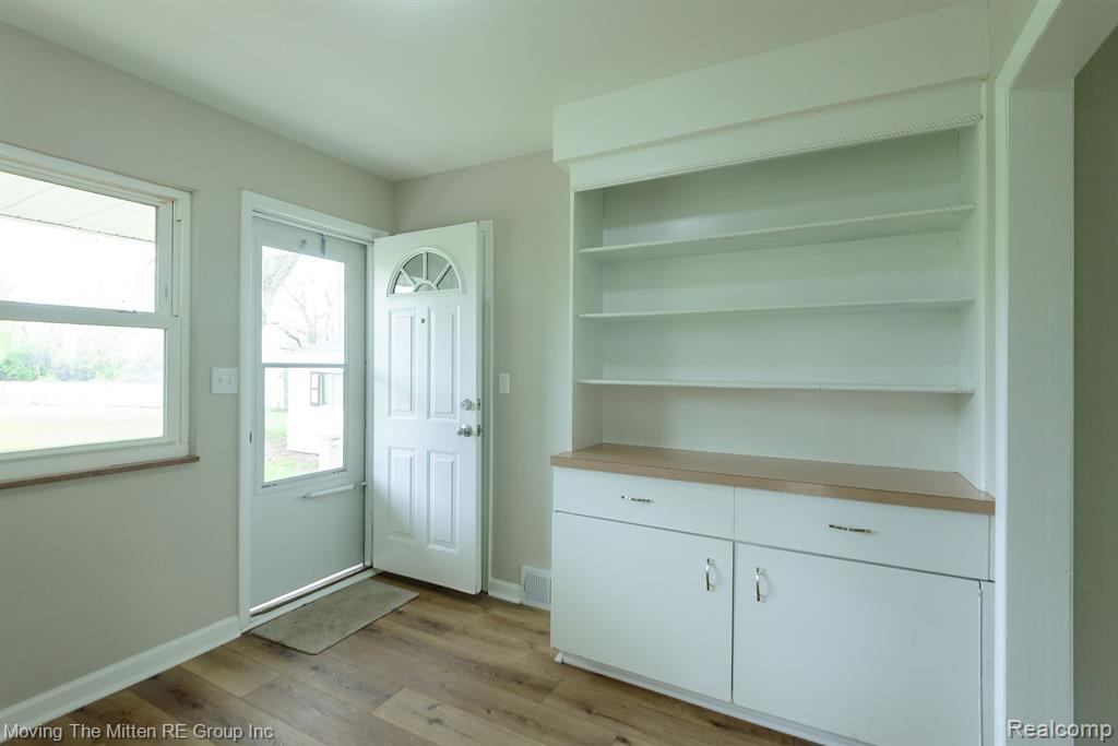 42857 SAVAGE Road, Belleville, MI 48111 — Photo 17