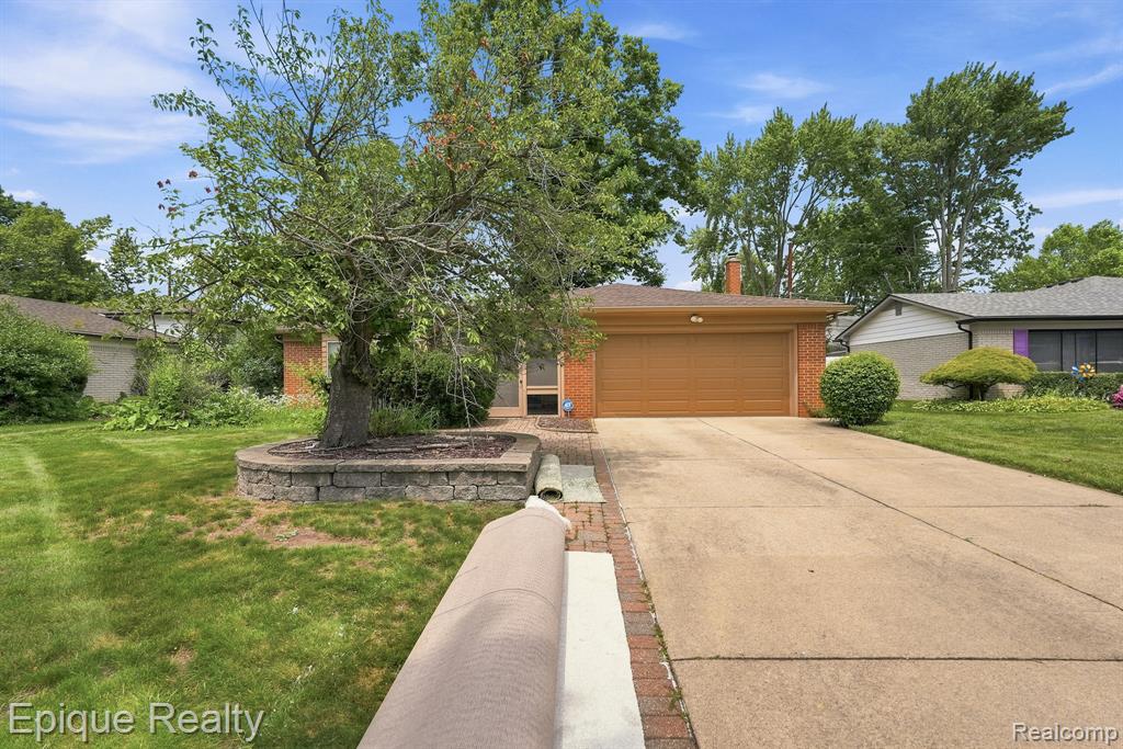 21810 Winchester Street, Southfield, MI 48076