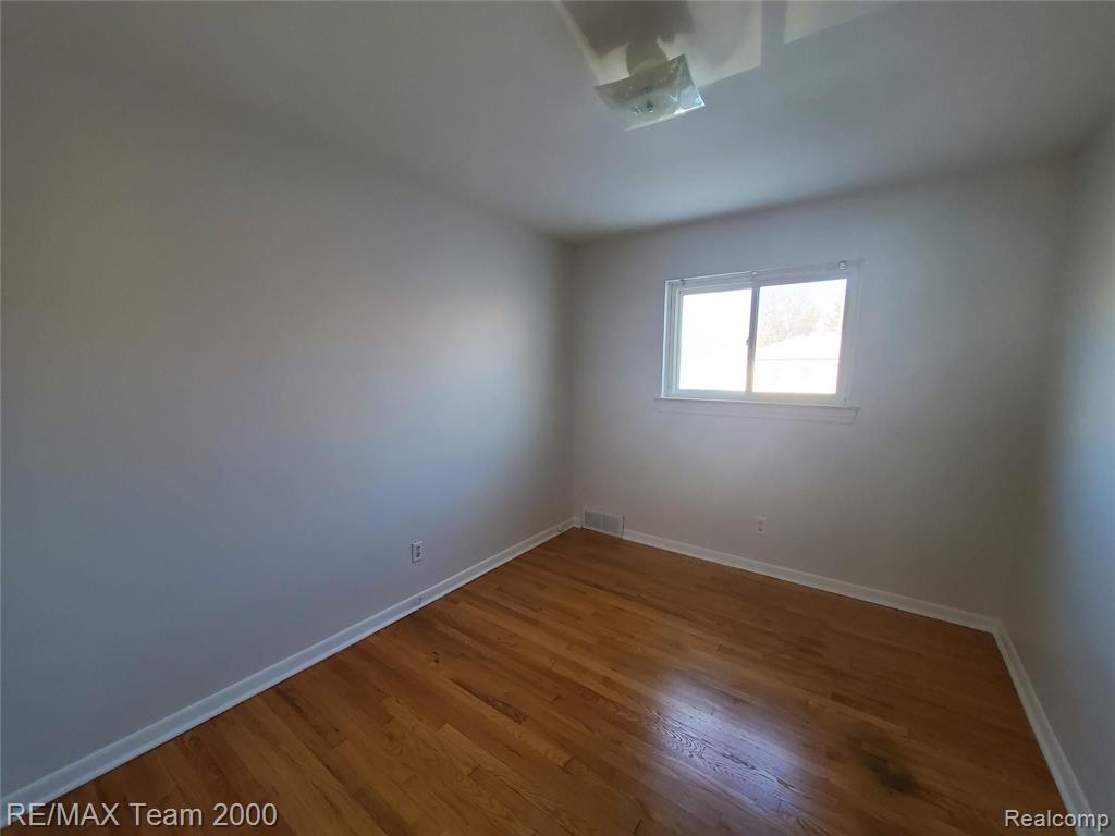 5637 MERRICK Street, Dearborn Heights, MI 48125 — Photo 14