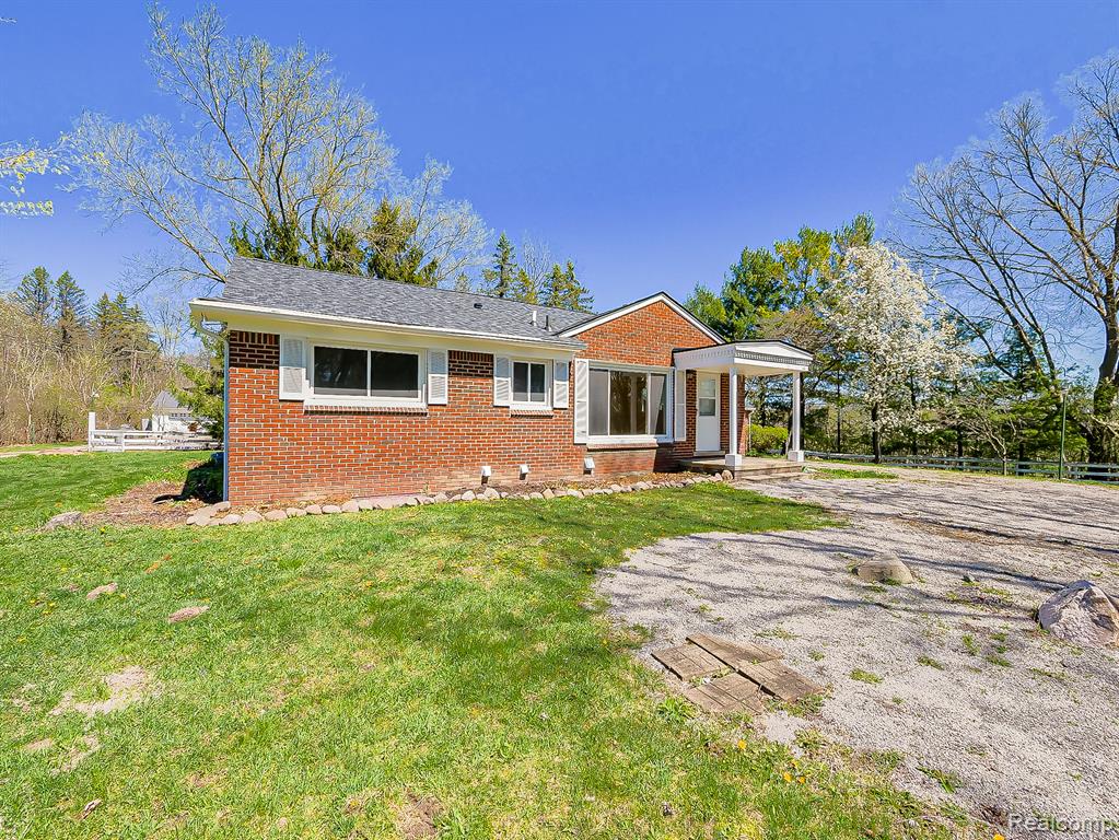 8701 Brookville Road, Plymouth, MI 48170 — Photo 42