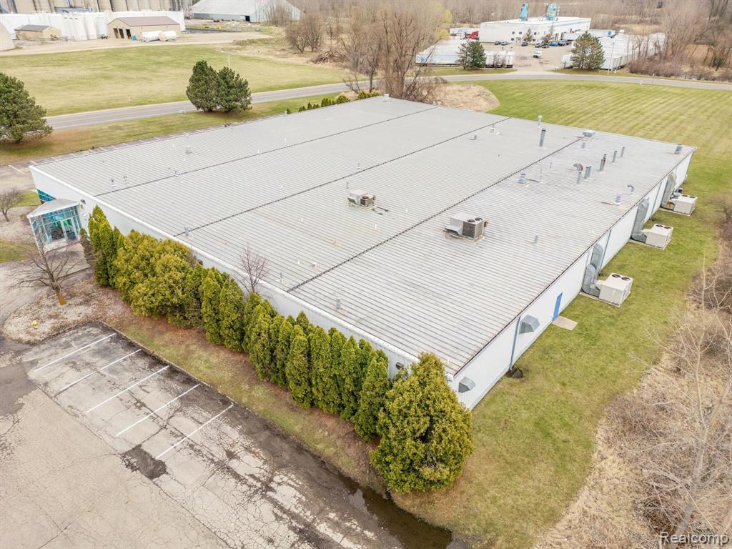 901 HIGHVIEW Drive, Webberville, MI 48892 — Photo 10