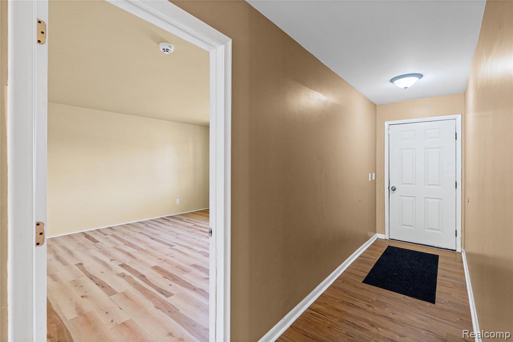 4064 Sheraton Drive, Flint, MI 48532 — Photo 6