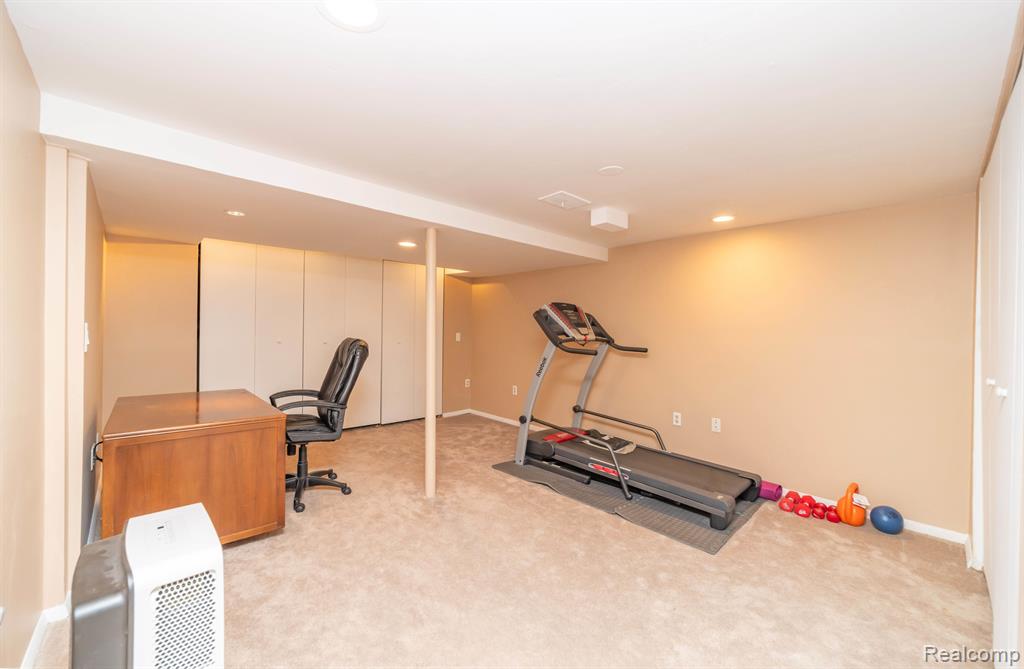 5628 WARRENSHIRE Drive, West Bloomfield, MI — Photo 53