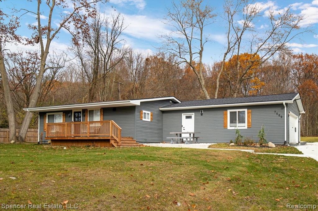 7669 S Eston Road, Clarkston, MI 48348 — Photo 4