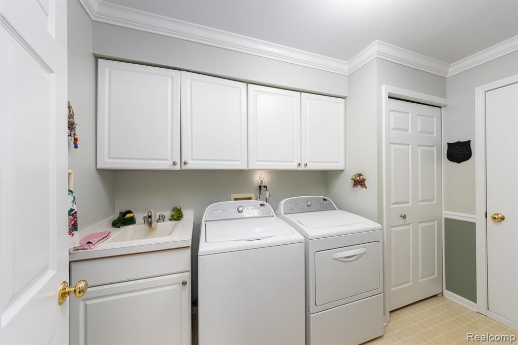 4475 Golf View Drive, Brighton, MI 48116 — Photo 18
