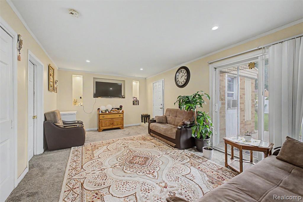 8650 Whitlock Avenue, Dearborn, MI 48126 — Photo 14