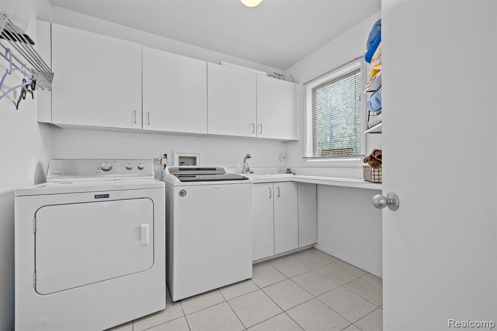 10785 Oxbow Lakeshore Drive, White Lake, MI — Photo 12