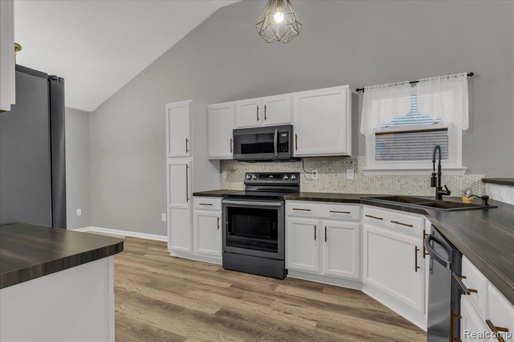 23676 Lori Drive, Flat Rock, MI 48134 — Photo 5